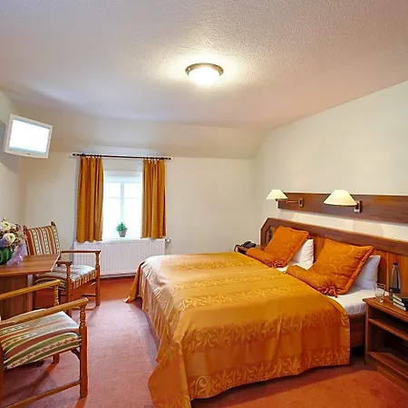 Hof Tuetsberg Hotel 3*